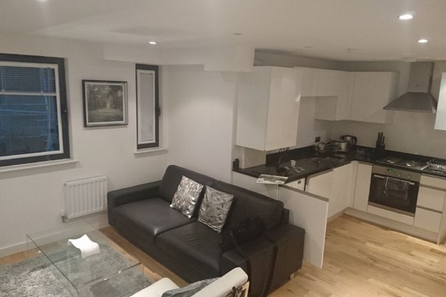 Thumbnail Flat to rent in Old Street, Shoreditch