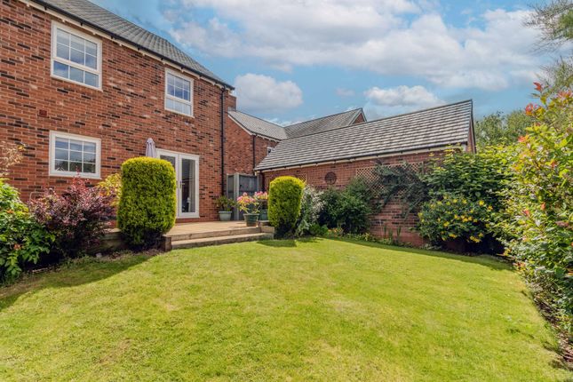 43 Keepers Meadow, Southam photo 4