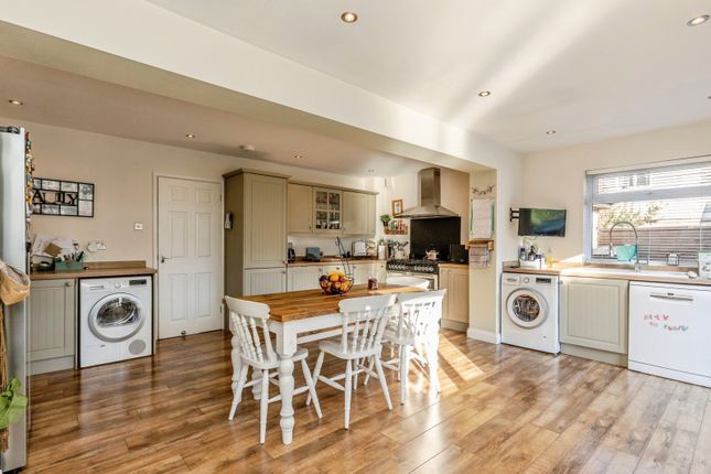 19, Roebuck Close, Somerset photo 3