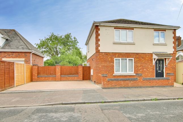 3-bed house on 12, Hawthorne Grove, March, £315,000