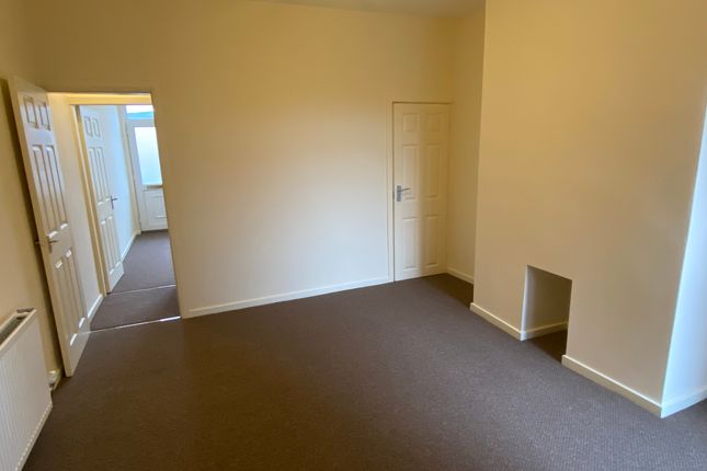 33, Doncaster photo 5