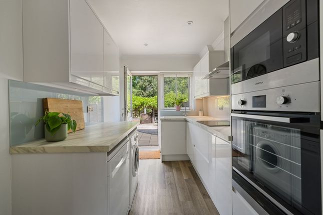 102 Beckingham Road, Guildford photo 2