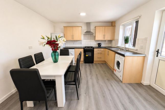 Room 3, 1, Langton Close, Sunderland photo 4