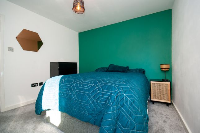 66, Glendale Gardens, Leigh-on-sea photo 4