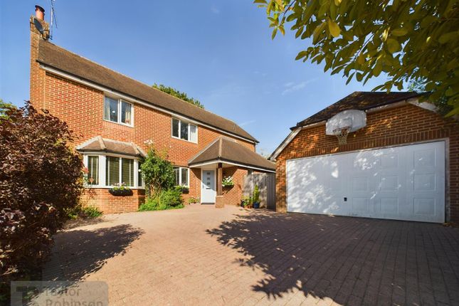 Thumbnail Detached house for sale in Kithurst Close, Crawley