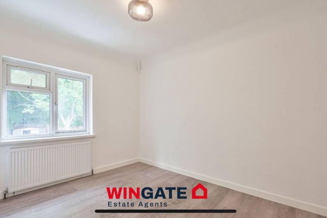 4, Coppetts Close, London photo 2