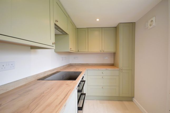 82, Newlands Lane, Chichester photo 2