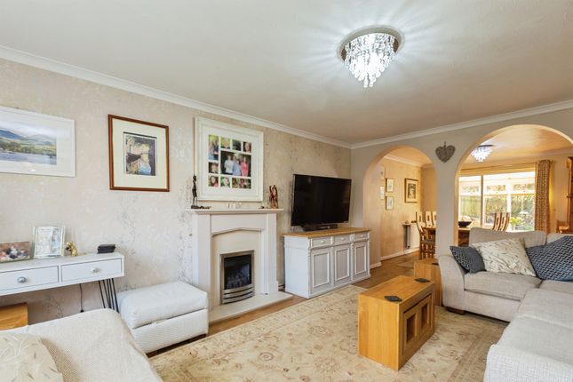 16A, Sheerstock, Aylesbury photo 3