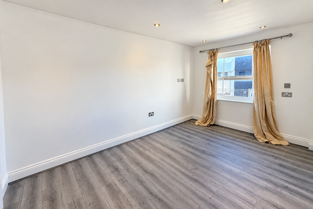 13A, Burford Street, Hoddesdon photo 2