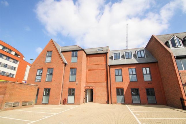 Studio to rent in Wessex House, Park Street, Camberley