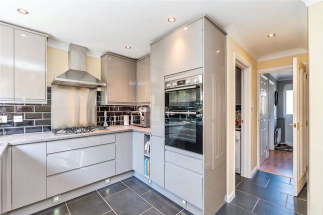 8, Bramble Drive, Hampshire photo 4