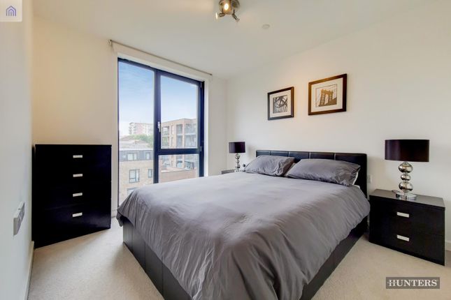 Flat for sale in Moro Apartments, London