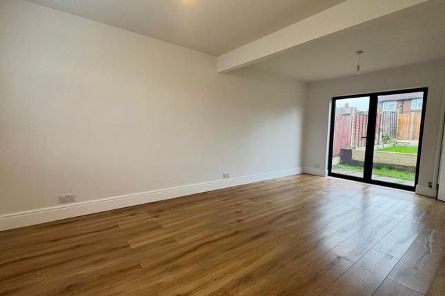43 Gloucester Avenue, Telford photo 4