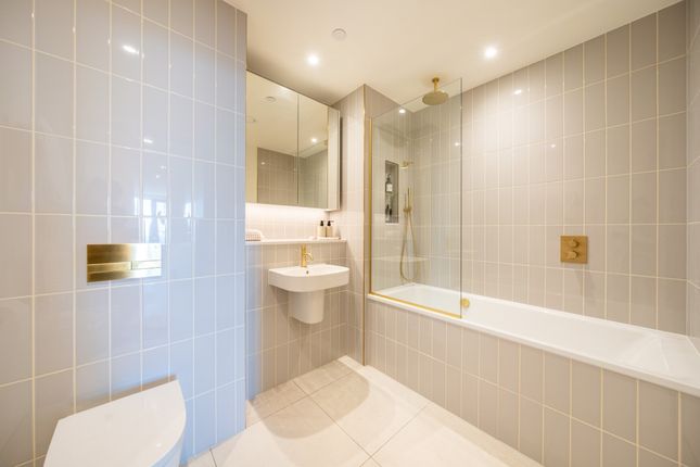 151, The Eades, 11 Selborne Road, London photo 4