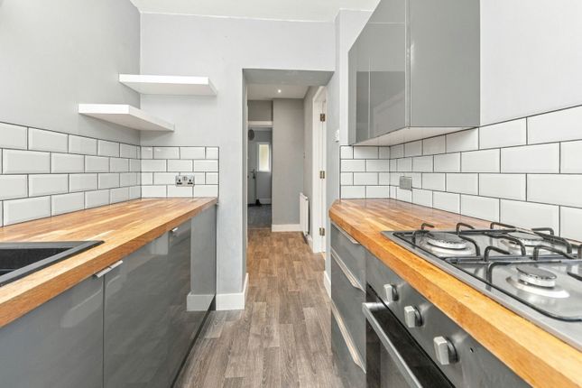 70, Pendas Way, Leeds photo 4