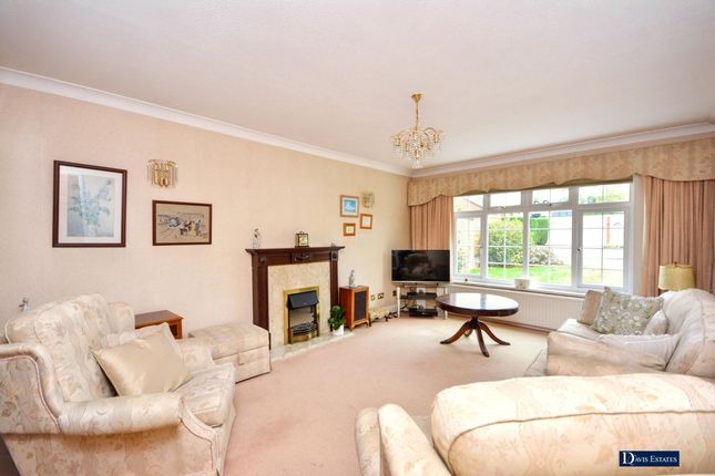 4 Yevele Way, Hornchurch photo 2
