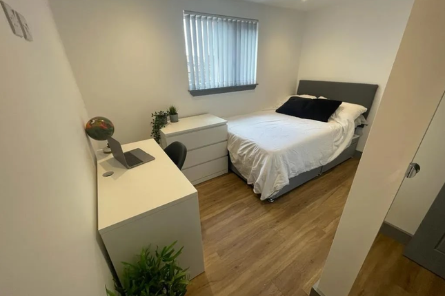Room 5, 174 St. Georges Road, Coventry photo 2