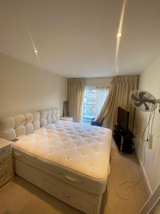 Penthouse for sale in Curtiss House, Heritage Avenue, Colindale