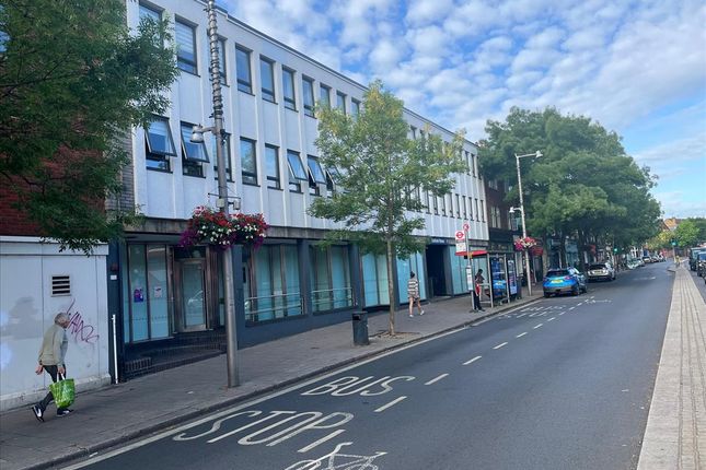 Commercial property to let in Heath Road, Twickenham, London