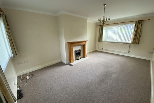 14, Gwscwm Park, Burry Port photo 3