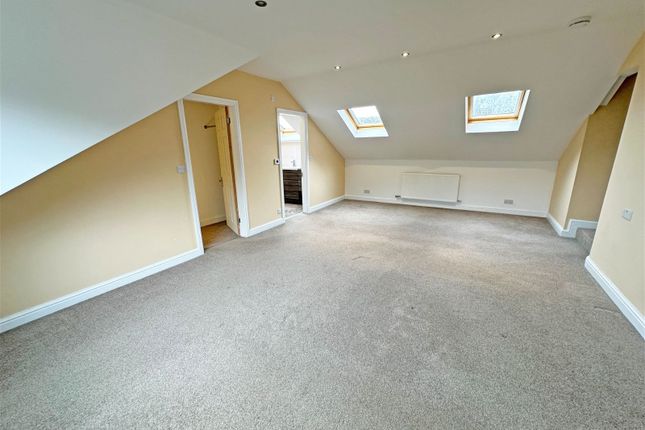 Detached house for sale in Lynbrook Close, Hollywood