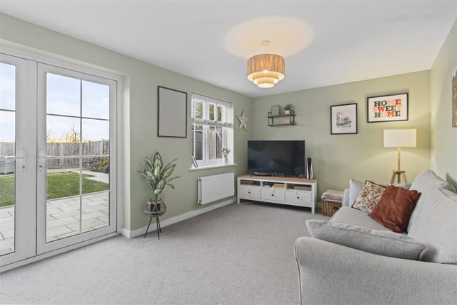 2, Mallow Drive, Pevensey photo 4
