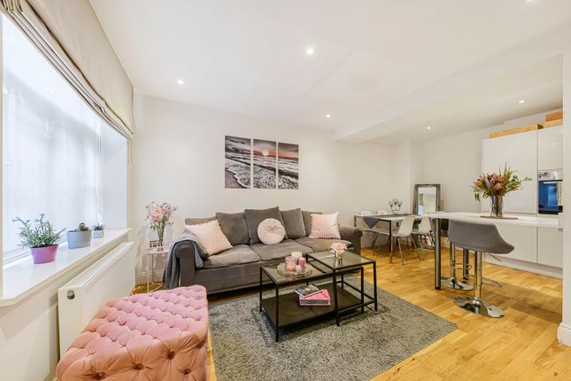 Flat for sale in Hertford Street, London