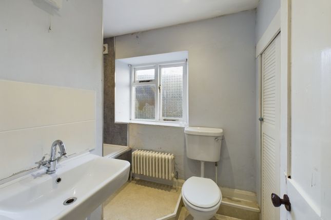 Terraced house for sale in West Street, Kettering