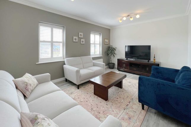 37, Westmount Close, Worcester Park photo 3