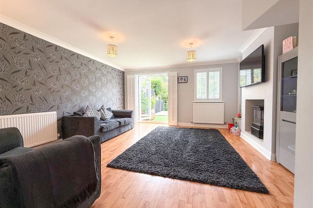 37, Moorhen Way, Stoke-On-Trent photo 3