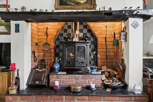 Lamdens, Marlow Road, Bourne End photo 3