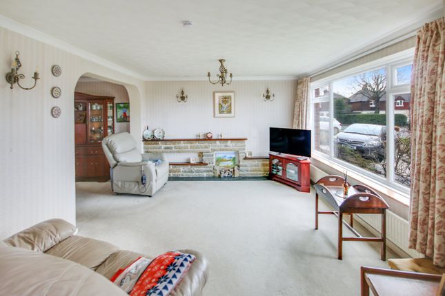 40, Alders Avenue, East Grinstead photo 3