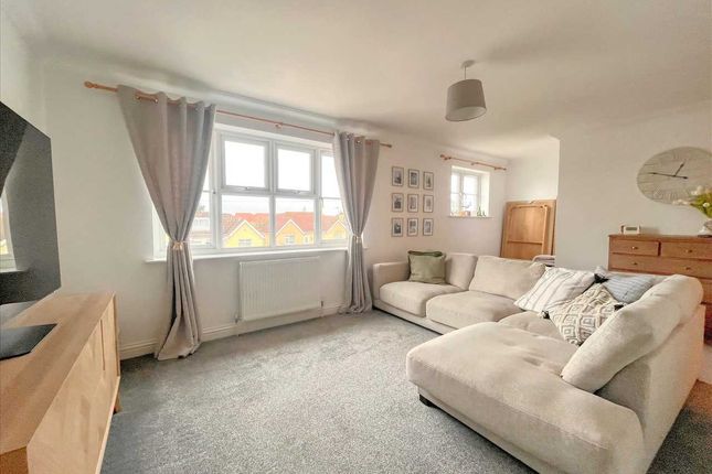 Flat 4,, Shelfords, Kirby Cross photo 3