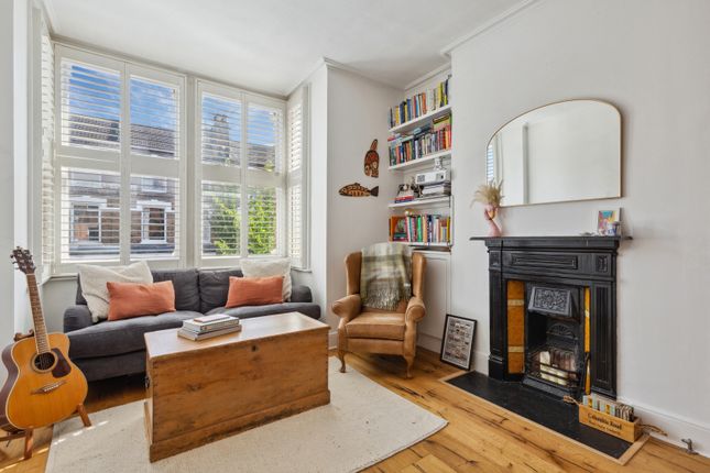 Thumbnail Flat to rent in Myrtle House, Sulgrave Road