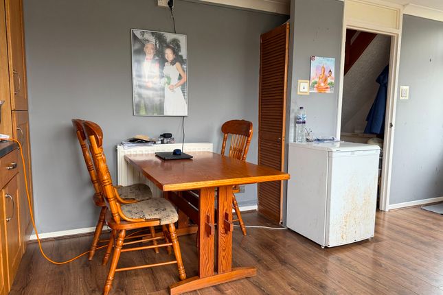 55 Ger Y Gwendraeth, Kidwelly photo 2