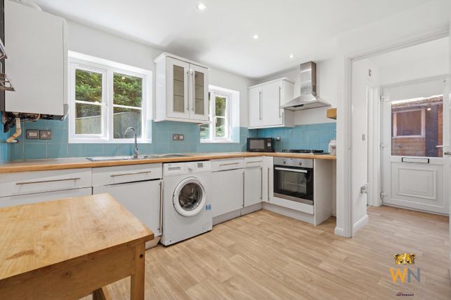 20a, Rayleigh Road, Brentwood photo 3