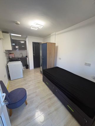 16, Saltcoates Avenue, Leicester photo 2