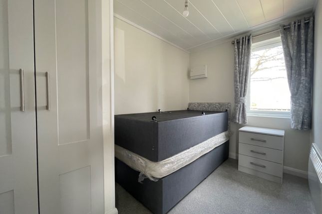 Mobile/park home to rent in New Road, Clifton, Shefford, Bedfordshire