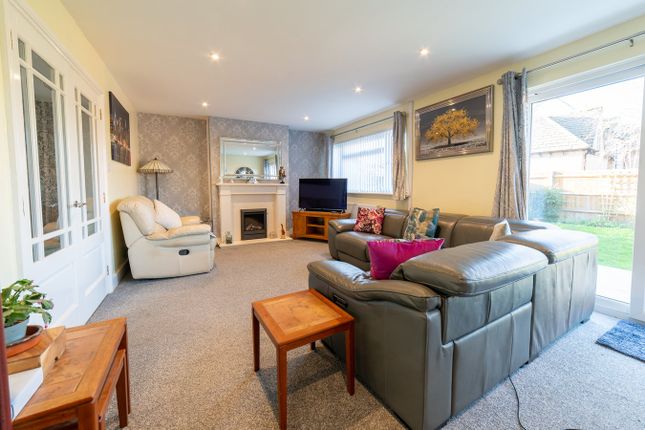 12, Ashmead Drive, Cheltenham photo 2