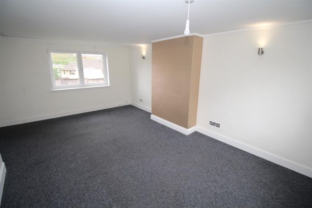 11, Fergus Road, Greenock photo 4