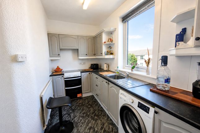 49, Mcgregor Avenue, Stevenston photo 4