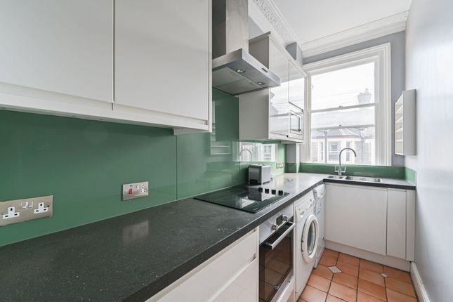 Tremadoc Road, Clapham High Street photo 4