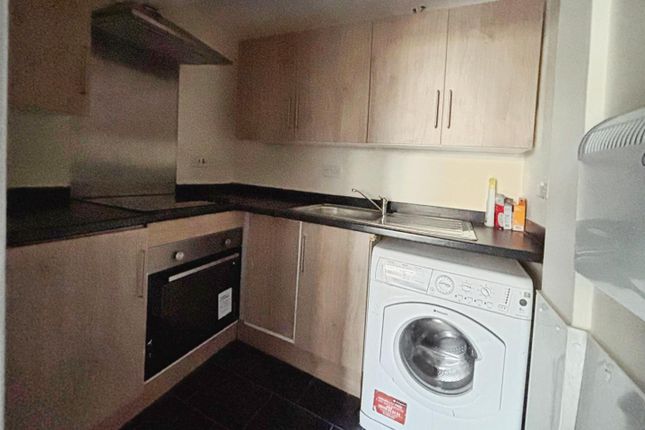 19, Grape Street, Bradford photo 4