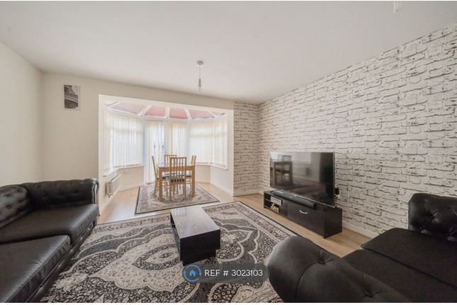 Albacore Way, Hayes photo 4