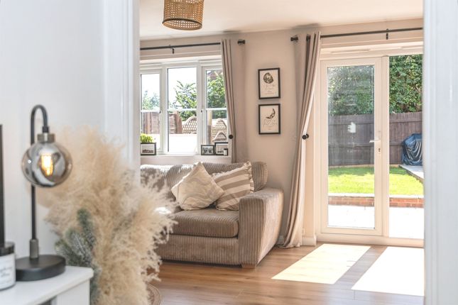 21, Churchill Way, Watchet photo 4