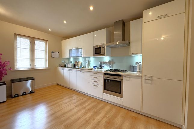 38, Grosvenor Place, Colchester photo 2