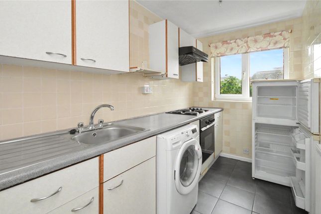 25, Elmton Close, Leeds photo 2