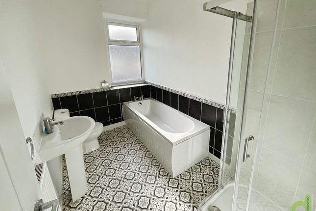 16 Stockbridge Road, Burnley photo 3