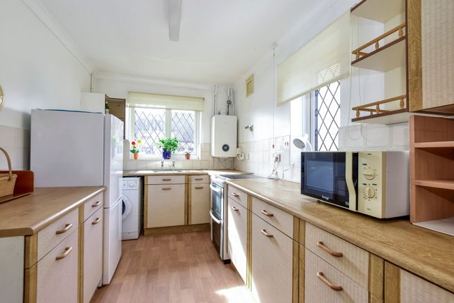 8 De Havilland Way, Abbots Langley photo 3