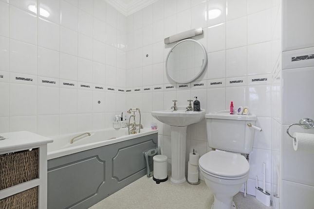 Flat for sale in Bower Hill, Epping